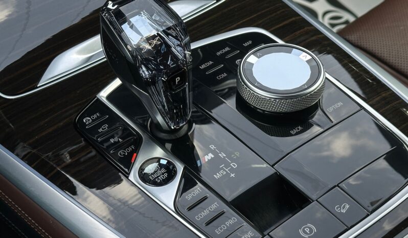 BMW X5 M50D INDIVIDUAL XDRIVE 400PS full