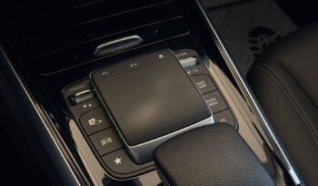 Mercedes-Benz GLB200d 2023 full